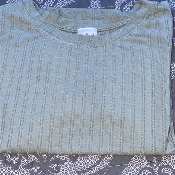 cropped tee - Picture 2 of 2